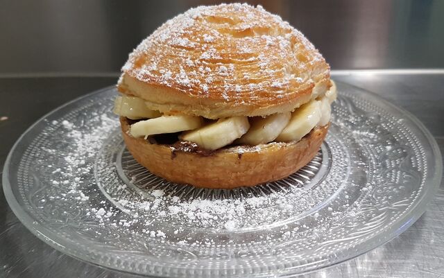 Un burger en dessert ? Miam !!!!
Pate à croissant, banane nutella...