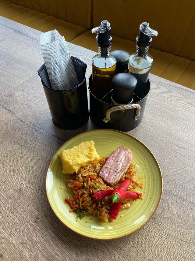 Varza calita cu afumatura 