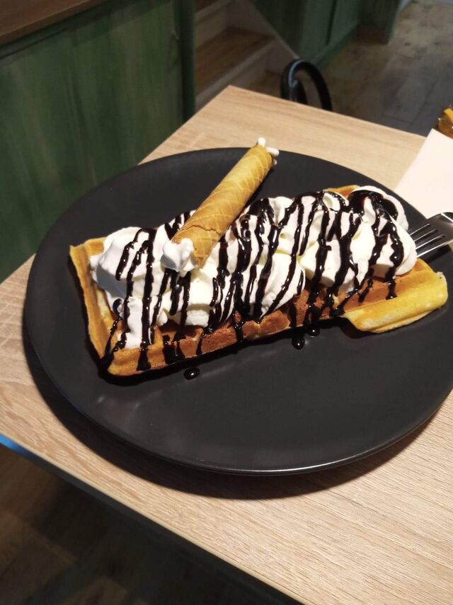 Mamy od Niedzieli pyszne chupiące gofry z bitą śmietaną rurki nadziewane Polecamy???