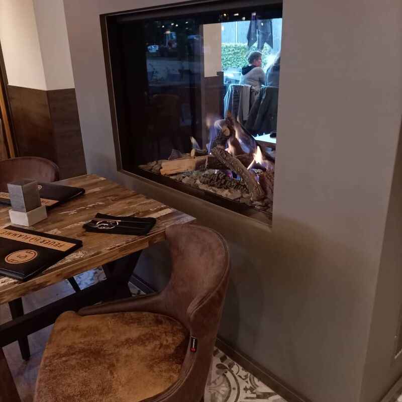 Gemütliche kalte Tage an unserem Kamin sind garantiert!