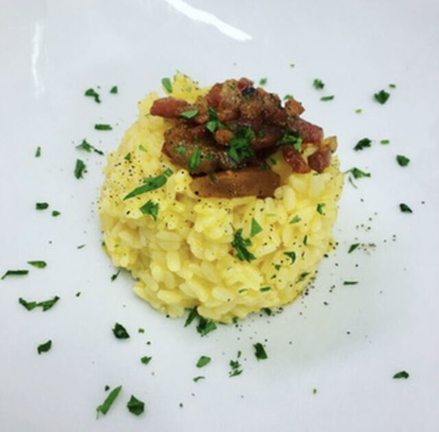 Risotto allo zafferano con guanciale croccante 