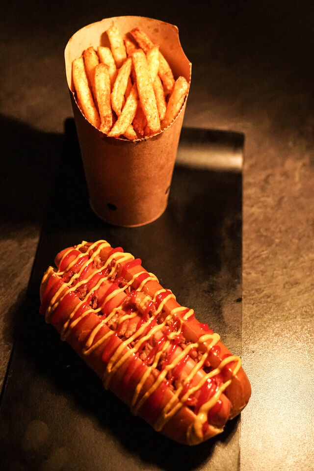 Le Manhattan, le fameux hot-dog mangé dans les rues américaines à toutes heures
* Saucisse de volaille
