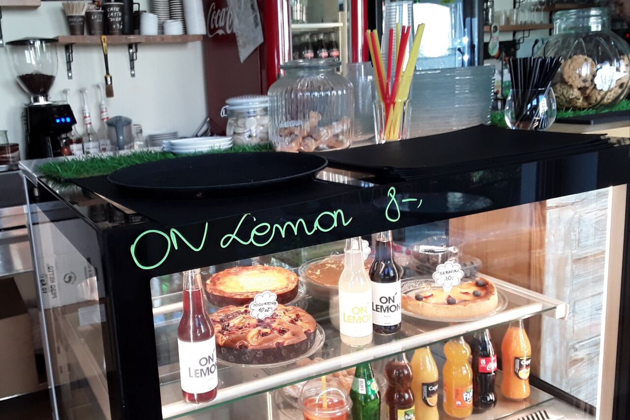 Zapraszamy nie tylko na kawę ale i dobre ciasta.