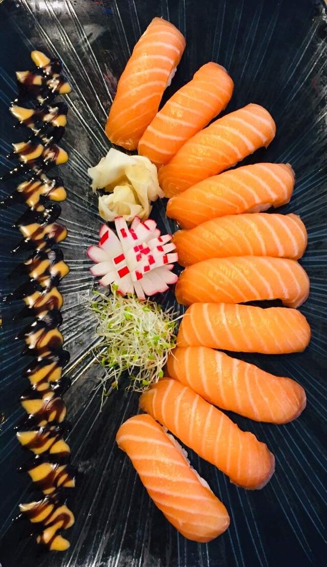 Plateau sushi saumon 15€