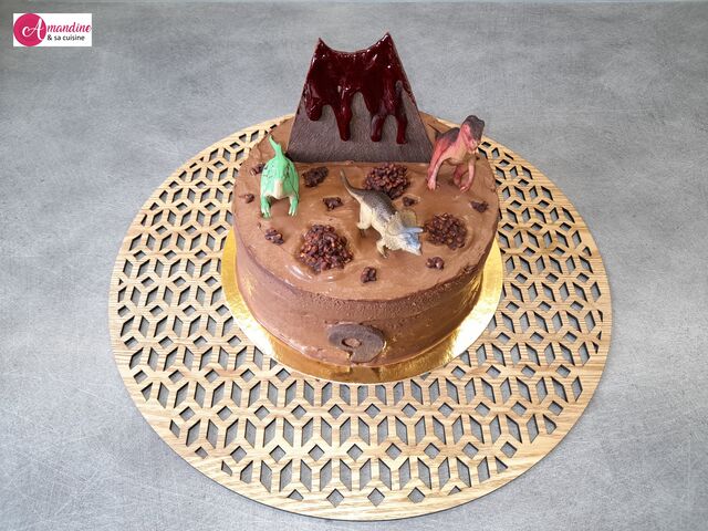 Layer cake sans aucun lait animal ni lait de coco : chocolat noir, noisette, amande, vanille