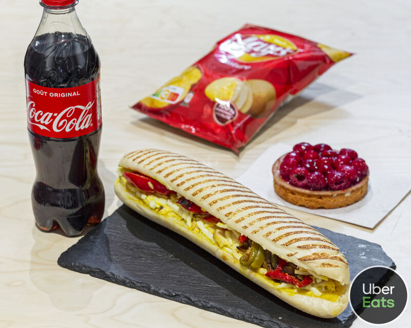 Menu Panini
Panini ; Mexicain, Steak haché, 3 fromage, Poulet, Poulet curry, Chèvre miel , Saumon, Thon olive .