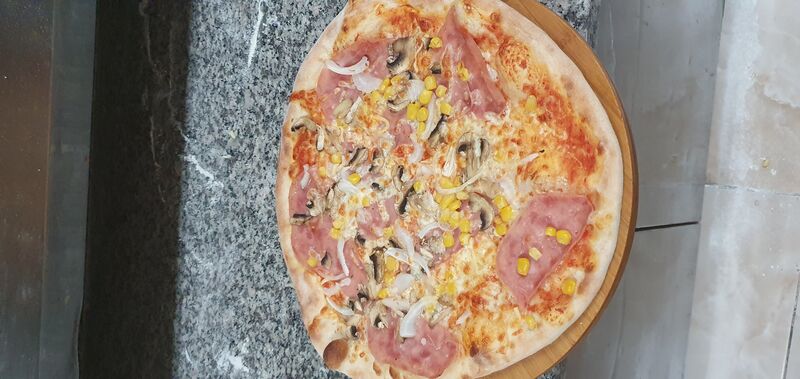 pizza ist immer frisch für Sie zubereitet.