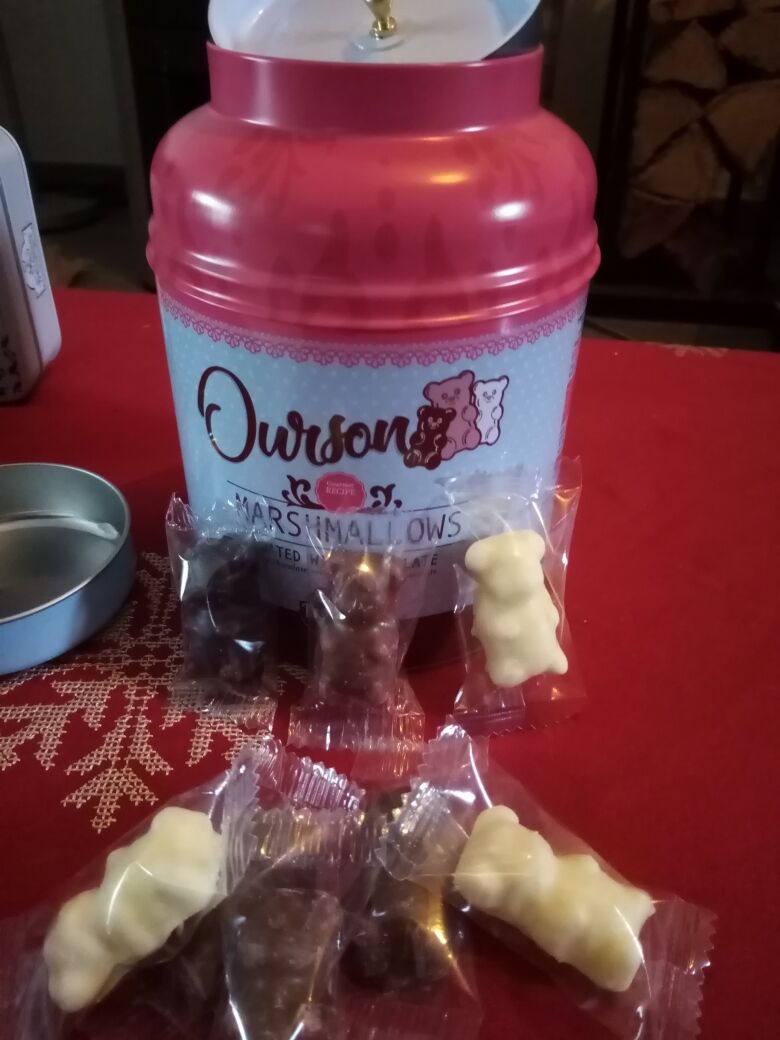 Oursons en guimauve et chocolat (noir, lait ou blanc) en sachet individuel. Vendus à la pièce.