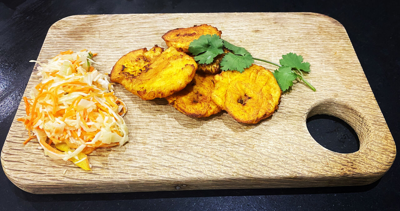 Menu haïtien : banane pézé et pikliz