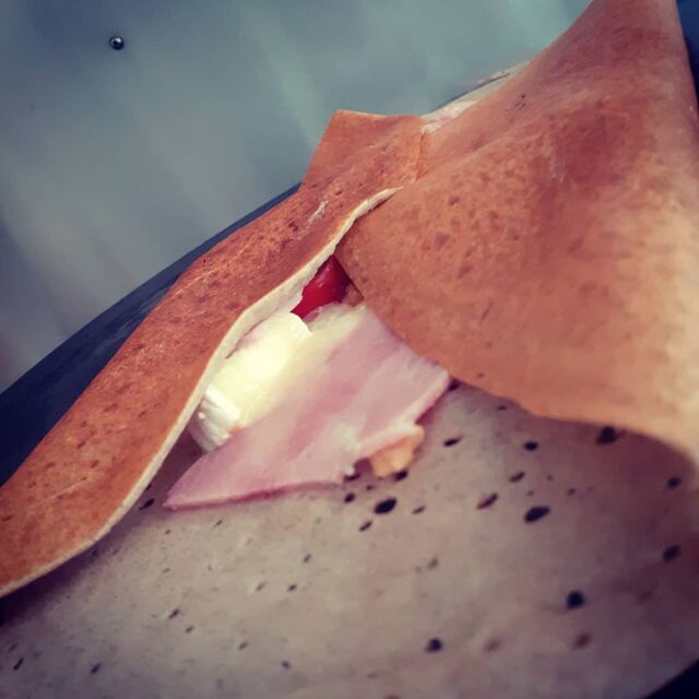 Suggestion du jour au brie fermier de Meaux!! Vive le local!