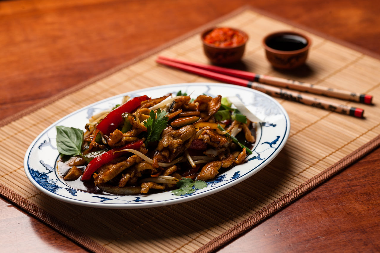 M10 oder 60 | Hühnerfleisch Chop-Suey