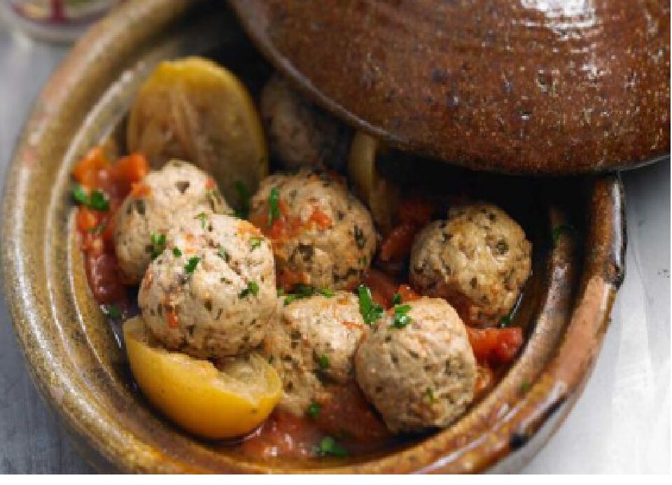 Tajine boulettes sardines
(Boulettes de sardines farcis aux épices, persil et tomates fraîches)
Sur commande