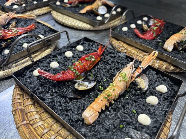 ARROZ NEGRO A LA LLAUNA 