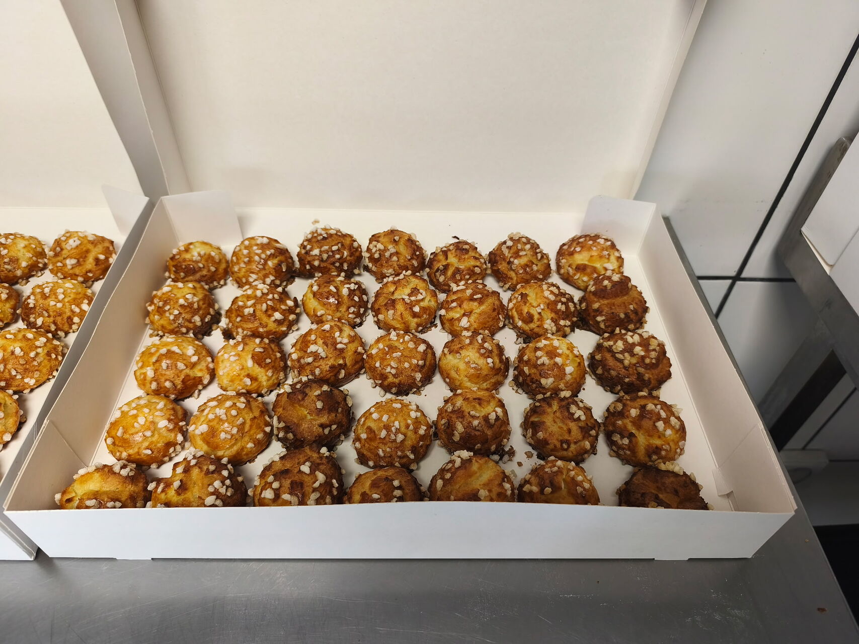 CHOUQUETTES