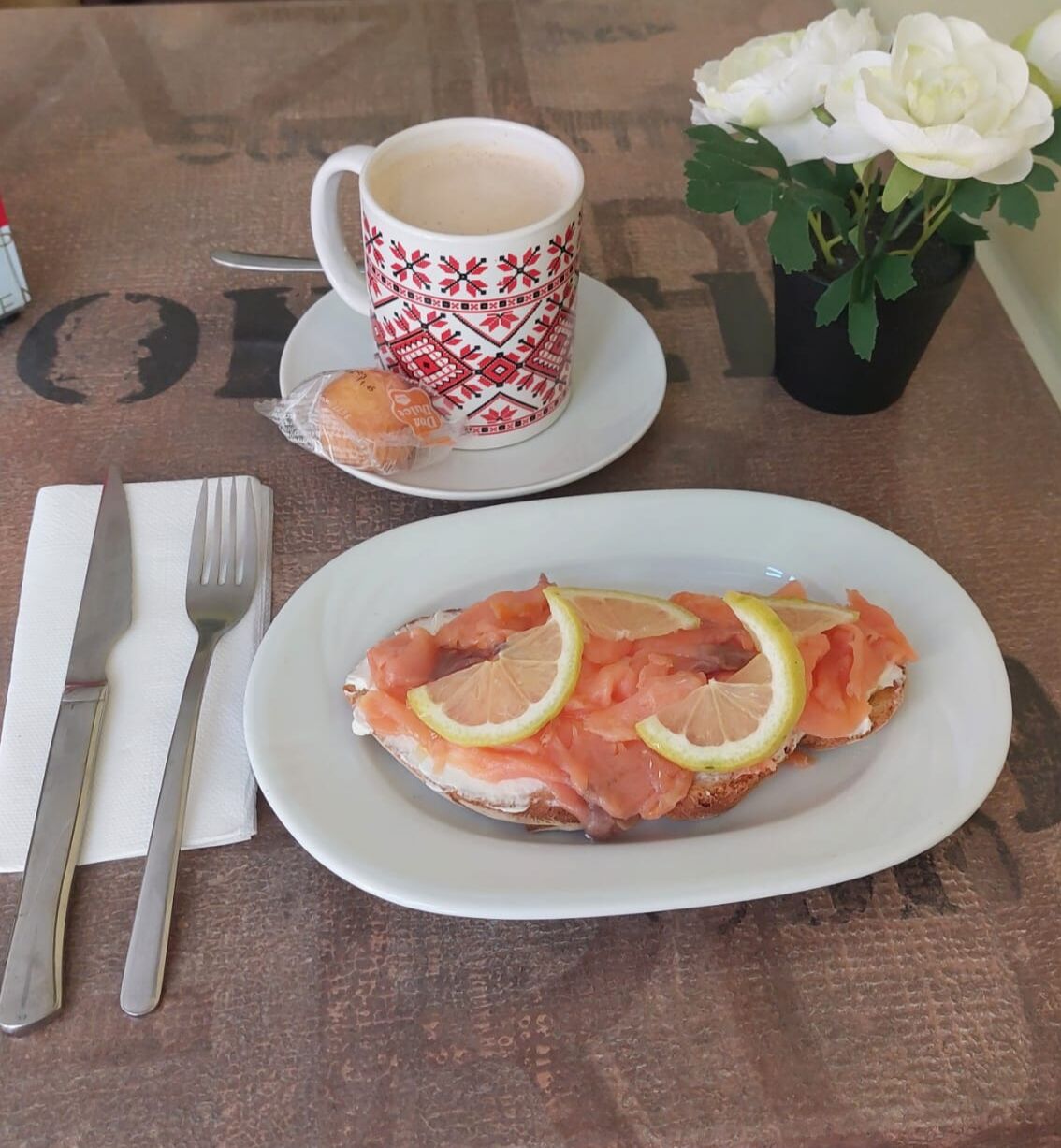 Pan Payes con queso y Salmón