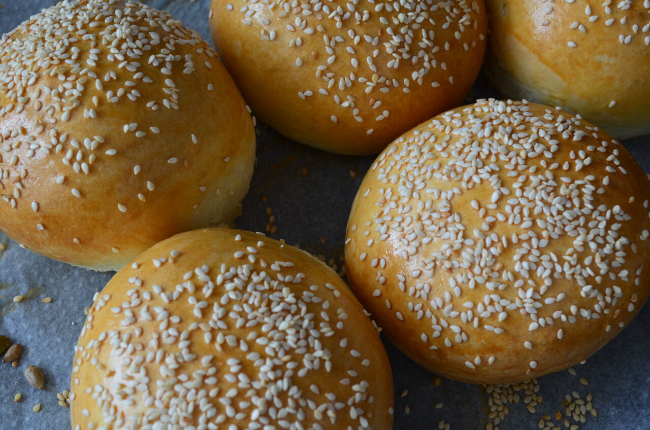 Buns au sésame blond 