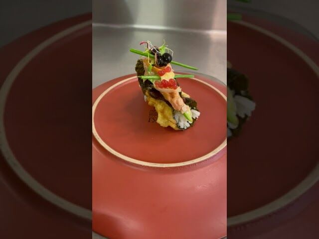 Tacos de nori au saumon frais et caviar végétal (Hawaï 2021)