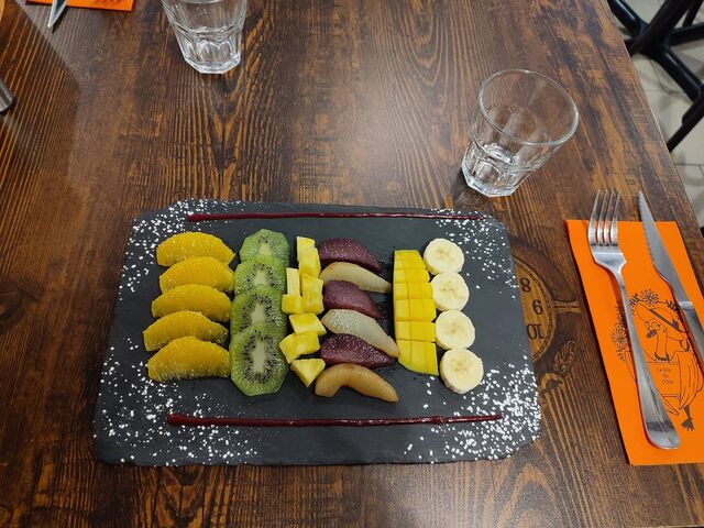 Assiette de fruits frais