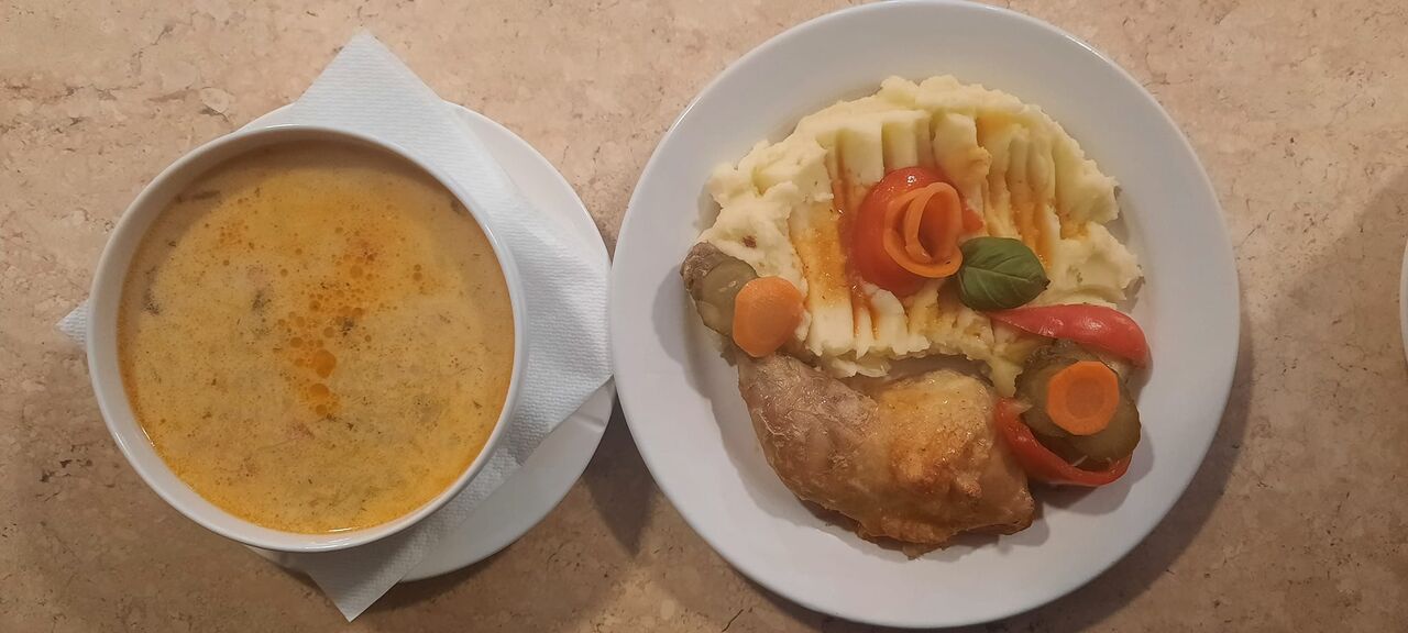 Supă de varză și piure cu pulpă de pui