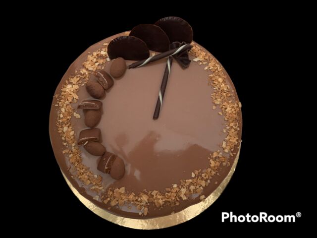 Duo mousse chocolat lait et noir
Croustillant praliné
Base biscuit macaron 