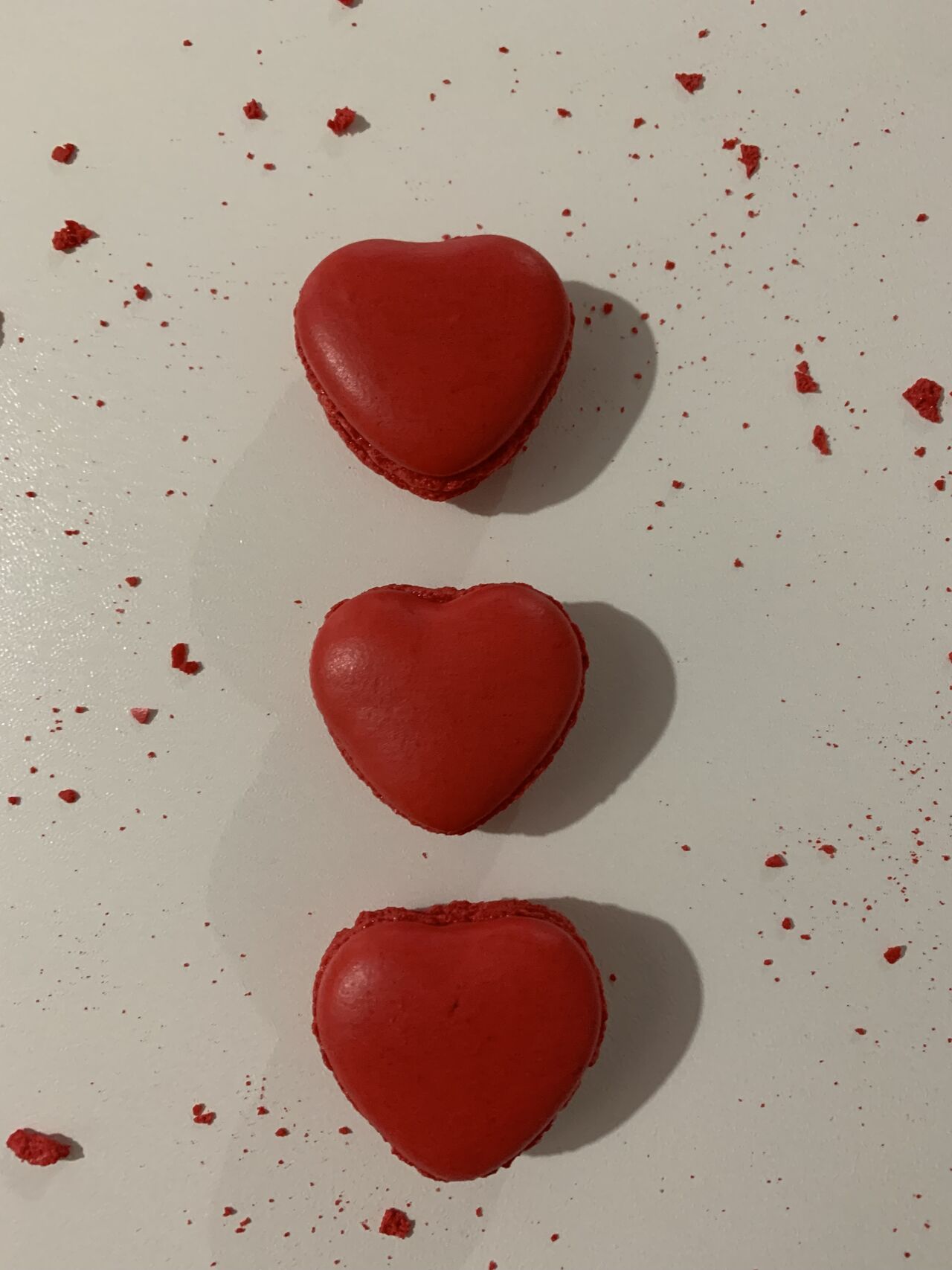 Des macarons à la framboise pour la Saint-Valentin