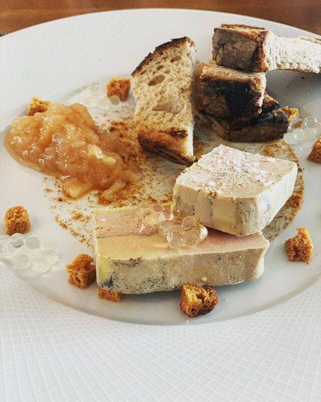 Foie gras d’origine France, fait maison, accompagné de son chutney pommes
