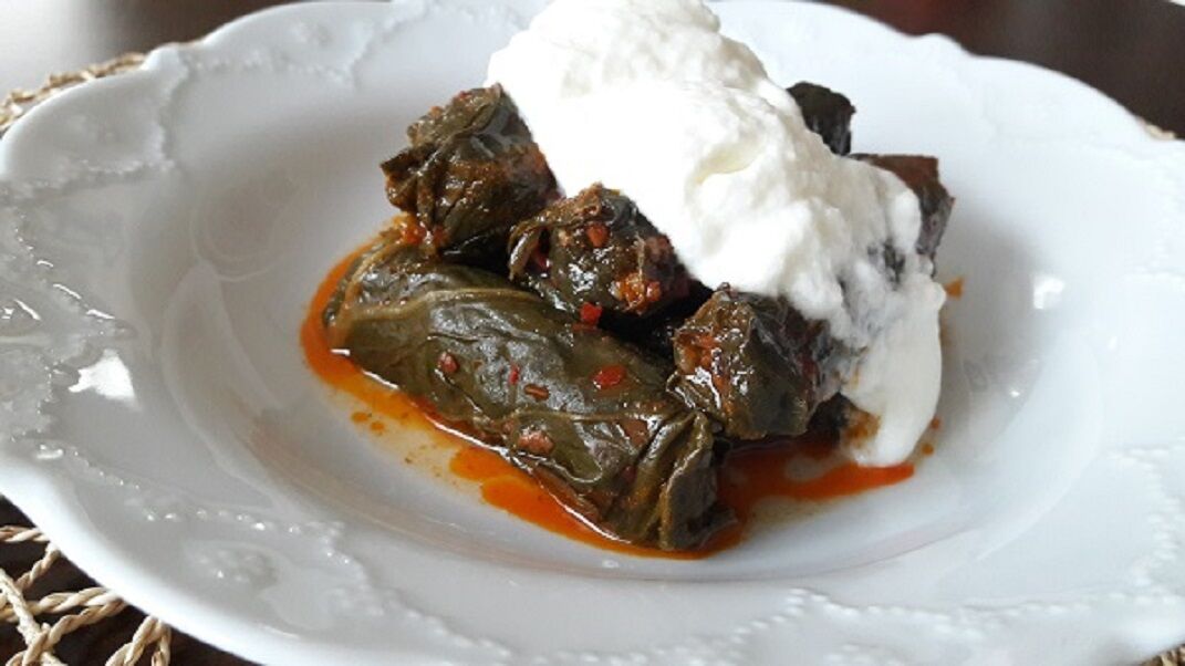 Etli Pazı Sarması - Stuff Chard with Meat