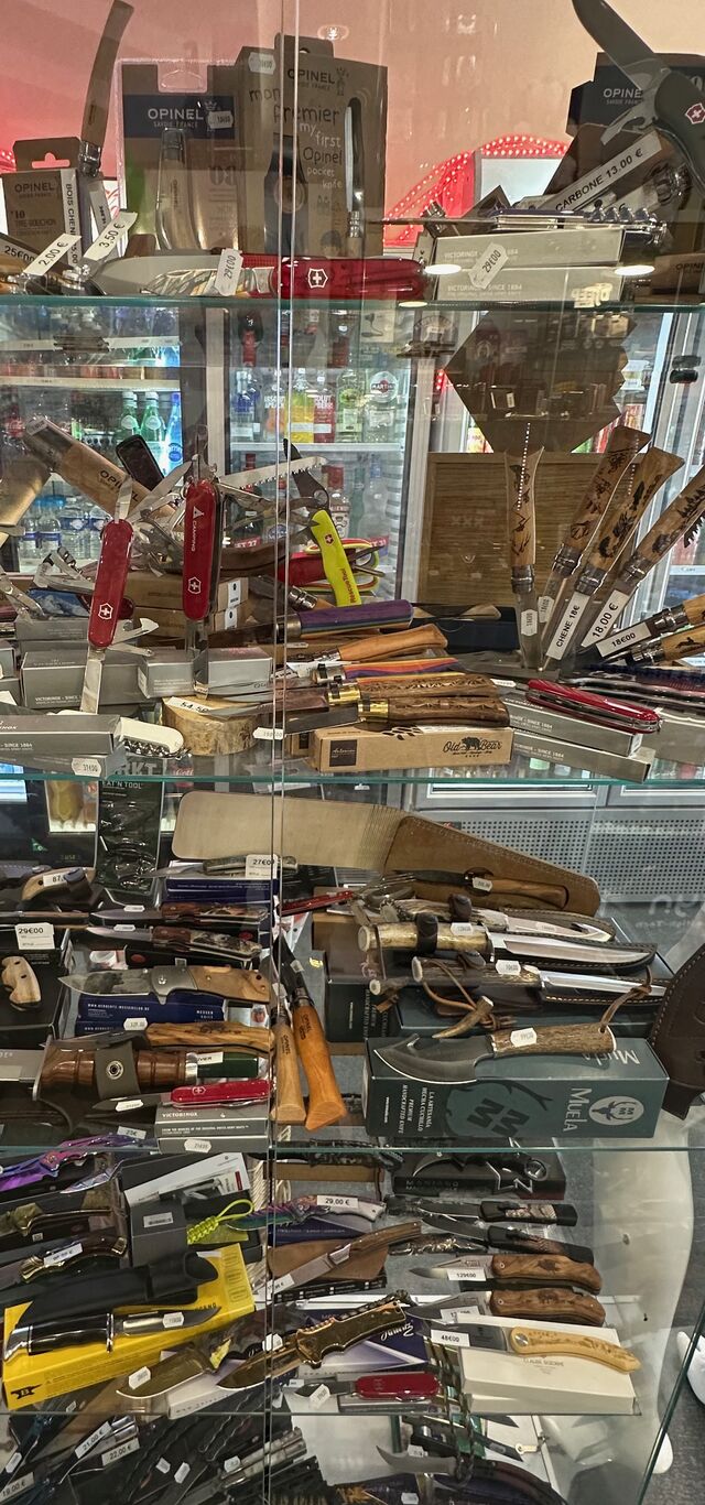 Couteaux Opinel, Victorinox, Leatherman, etc...