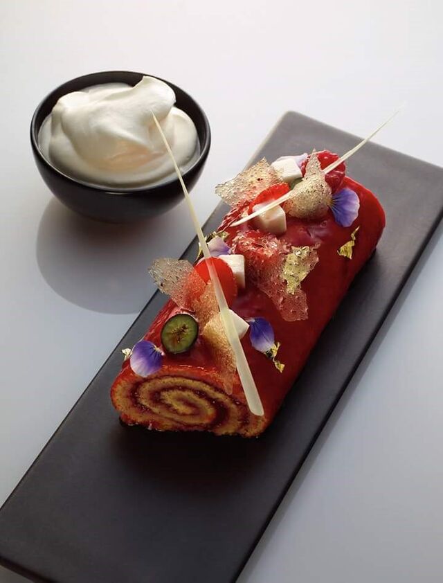 Bûche de Noël revisitée.
Pour vous faire plaisir à moindre prix, cette recette est idéale pour vos invités.
