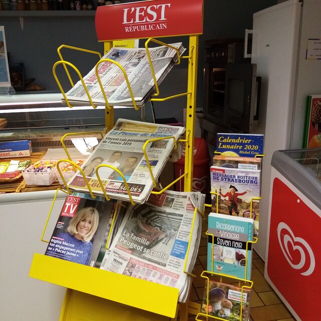 L'Est Républicain et ces supplements diu dimanche
La Presse de Vesoul
Les Affiches..
Calendrier Lunaire
Messqger Boiteux 