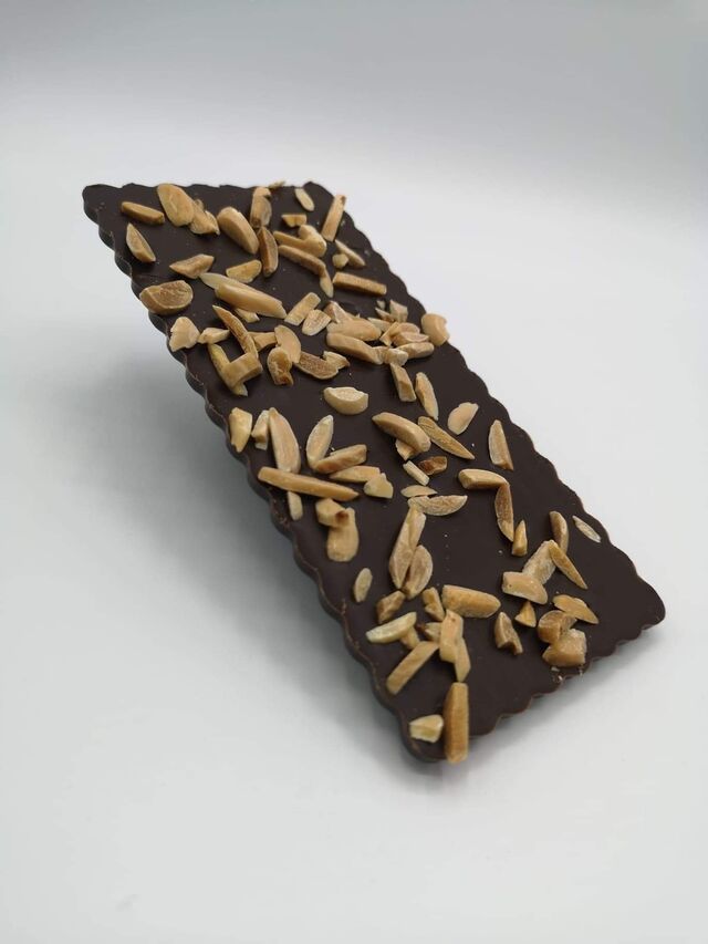 Tablette chocolat noir fourrée praliné et amandes grillées