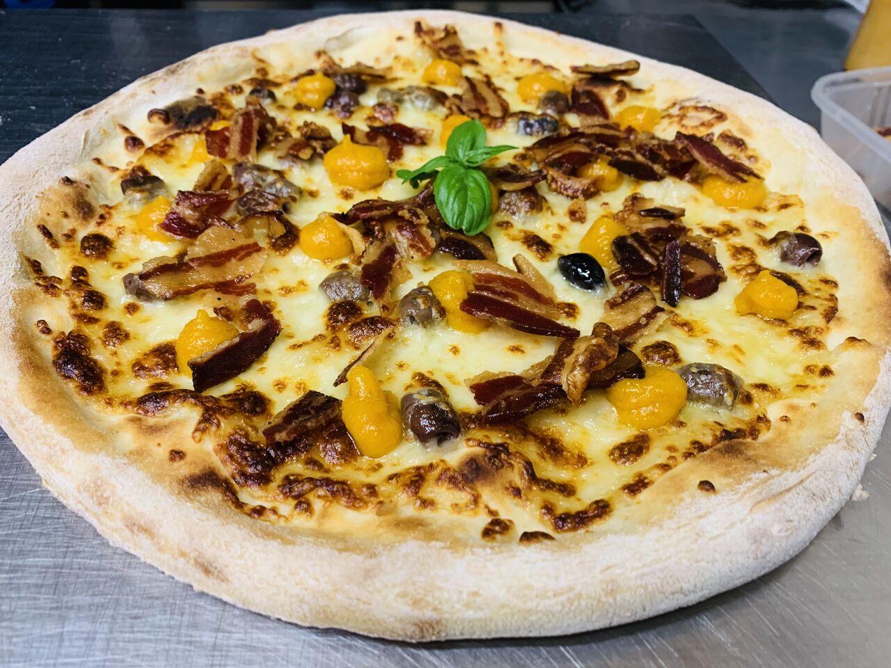 Speciale ottobre
Bacon croccante , crema di zucca e olive taggiasche 
