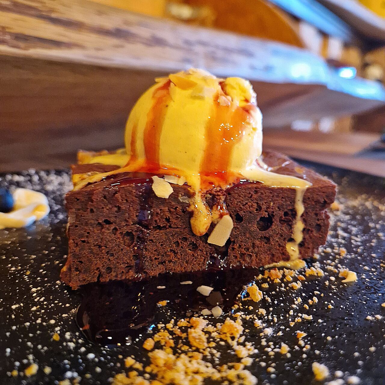 CHOCO BROWNIE SA SLADOLEDOM OD VANILIJE
