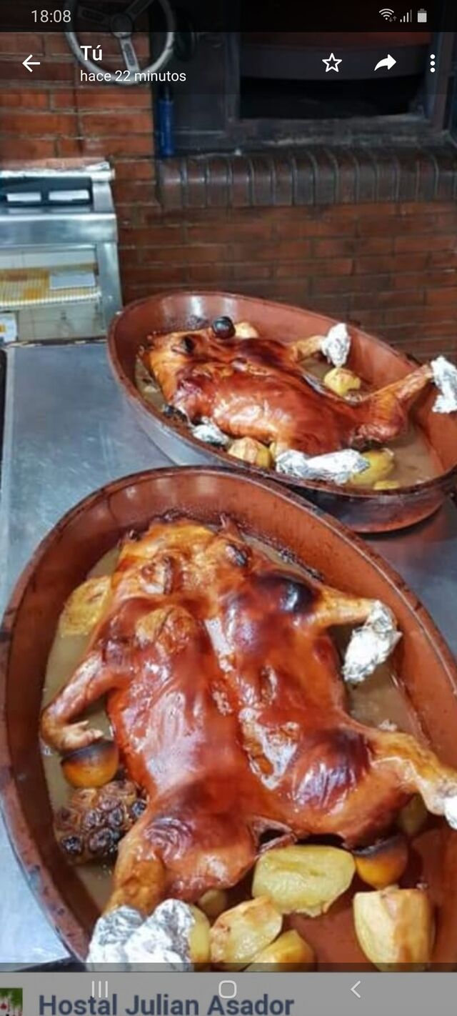 Cochinillo
Asado al horno de leña 