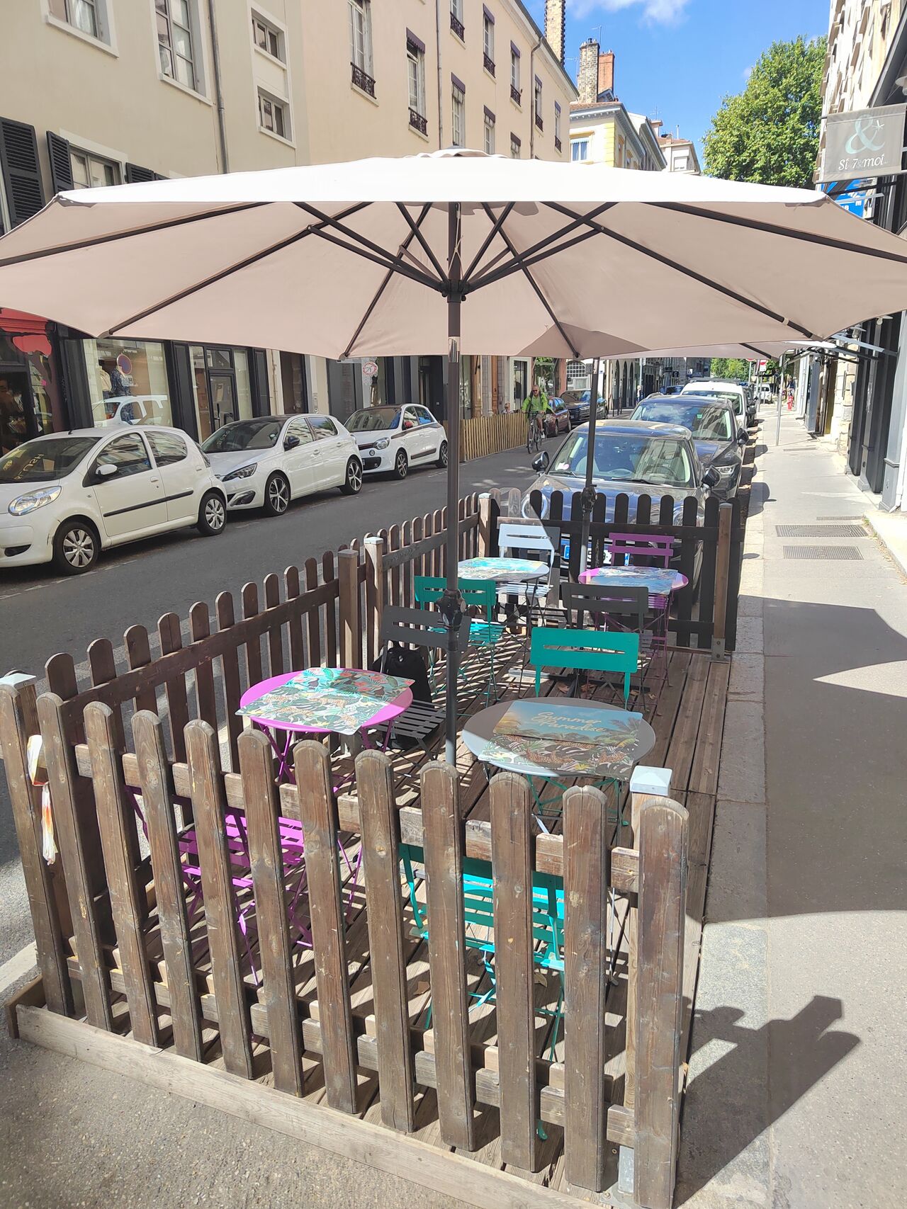 Terrasse extérieur, places assises