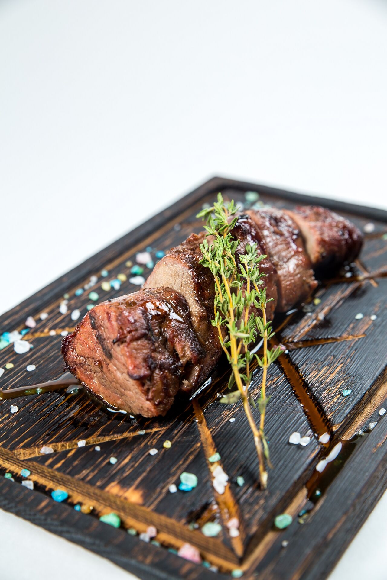 Свиняча вирізка в медовій глазурі.