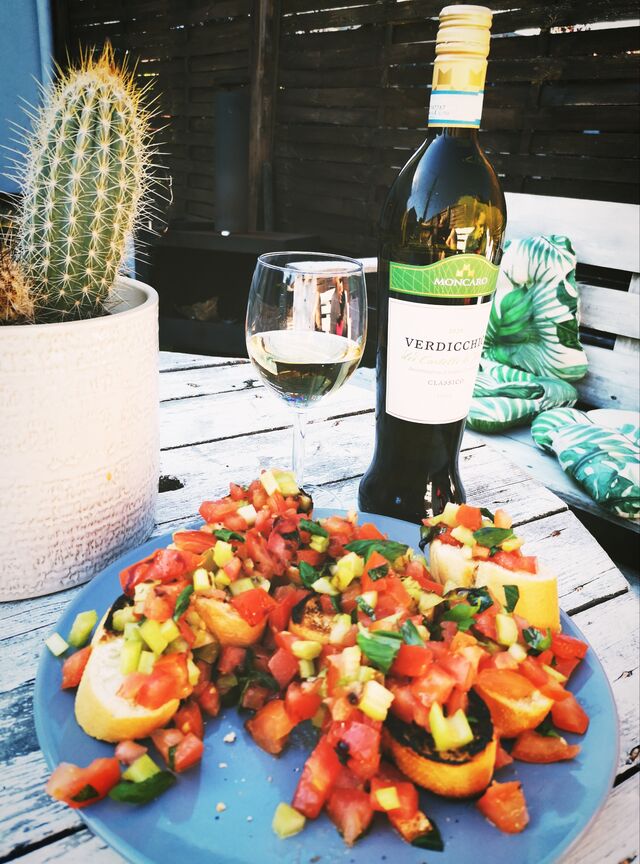 Partager vos événements privés et professionnels avef notre équipe.
De l'entrée jusqu'au dessert ! 