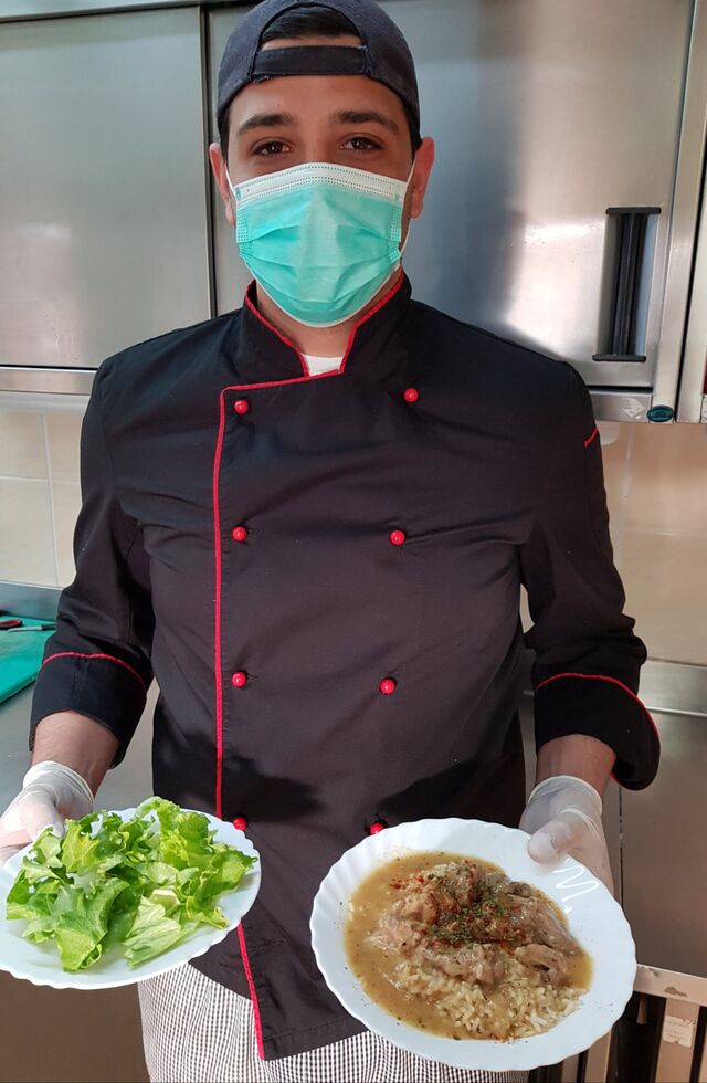 Perket od svinjetine,riža i salata