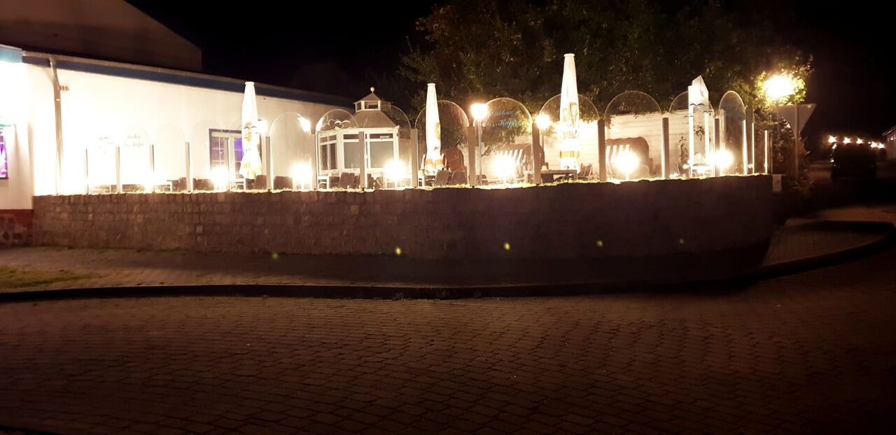 Unsere Terrasse bei Nacht