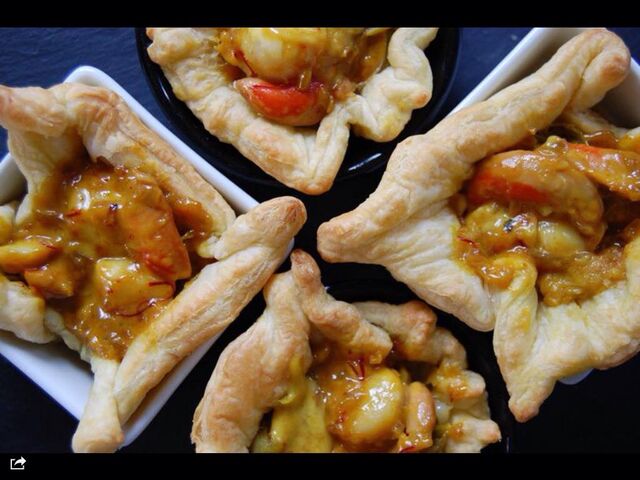 Tartelettes saint-jacques, fondue de poireaux au safran 