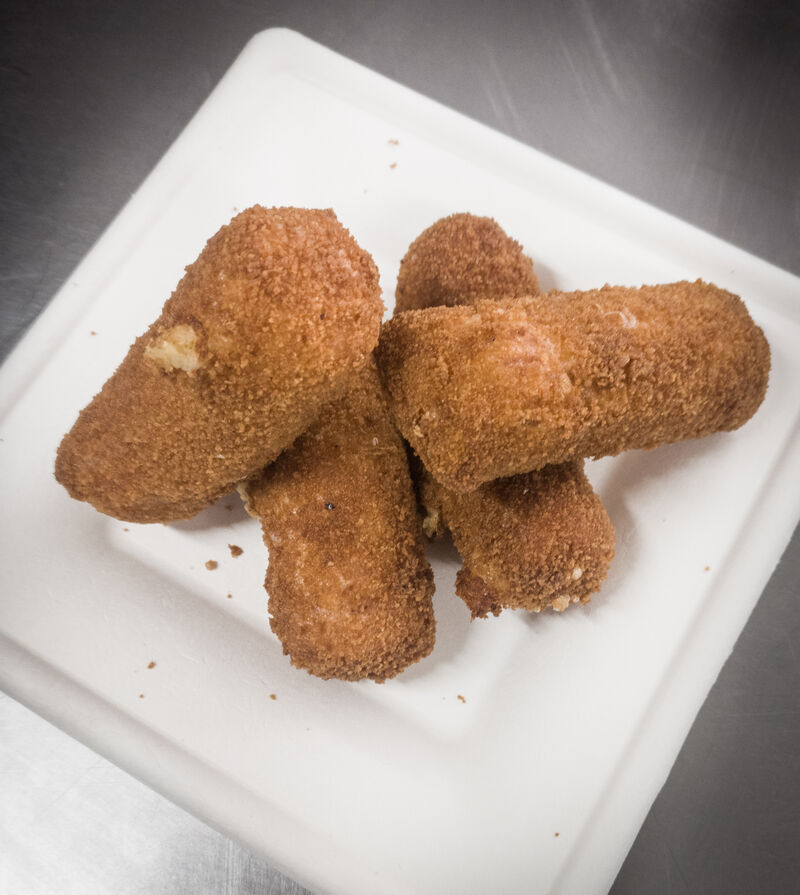 Les crousti'Laps
Purée de pomme de terre, fromage pané et frit