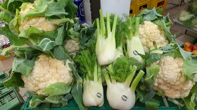 Herbstgemüse aus Österreich ! Karfiol und Fenchel inklusive gratis Kochrezepte im Geschäft erhältlich