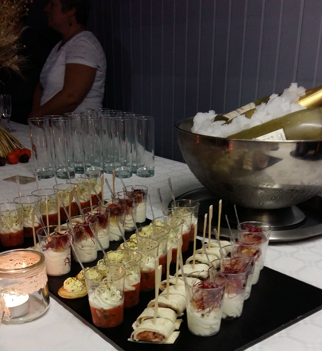 Présentation d'un cocktail de mariage.