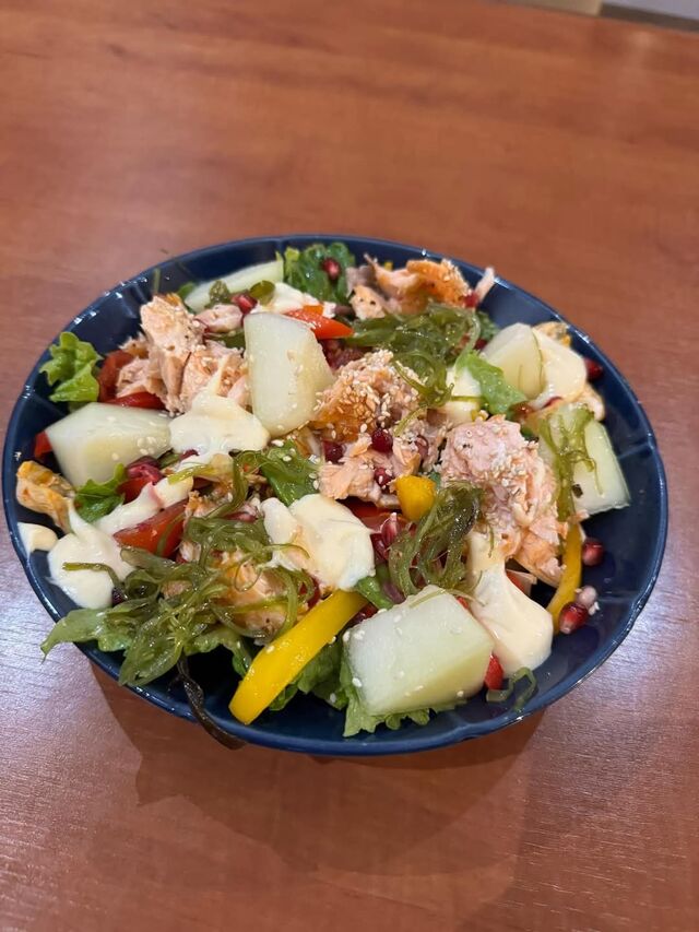 Sałatka pełna zdrowia – eksplozja kolorów i smaków | A Salad Full of Health – A Burst of Colors and Flavors