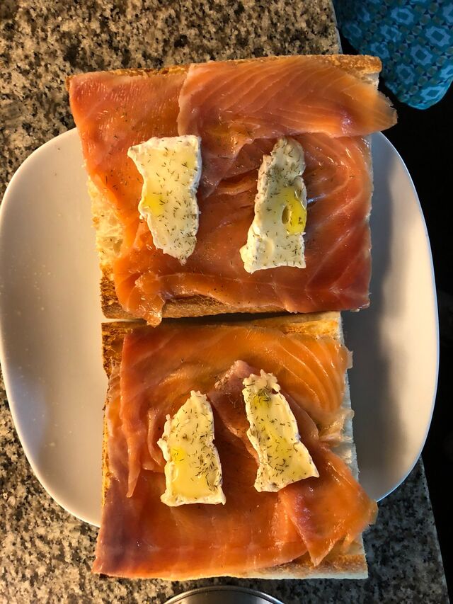 SAlmó fumat i camembert