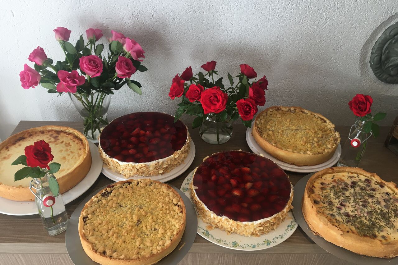 HAUSGEMACHTE KUCHEN