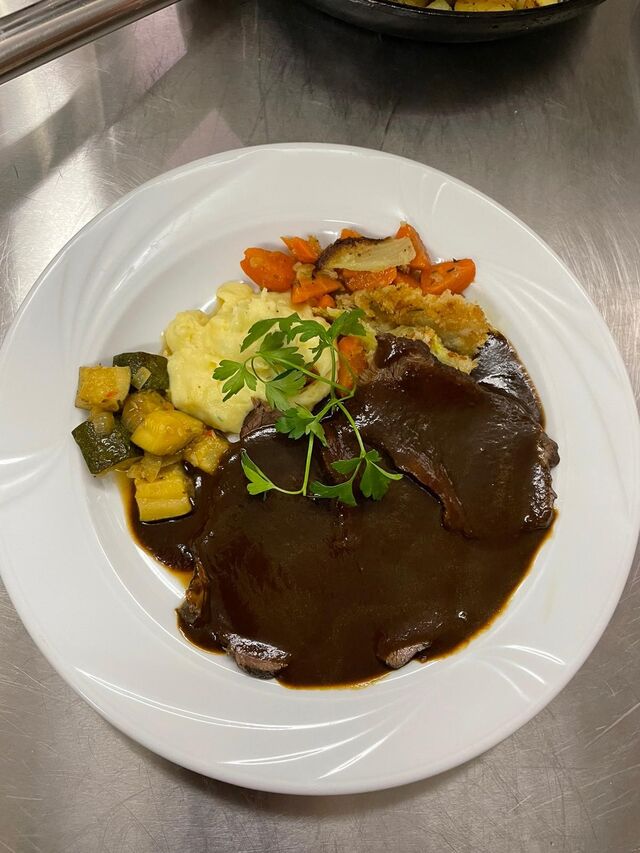 Ochsenschmorfleisch in rotweinsoße