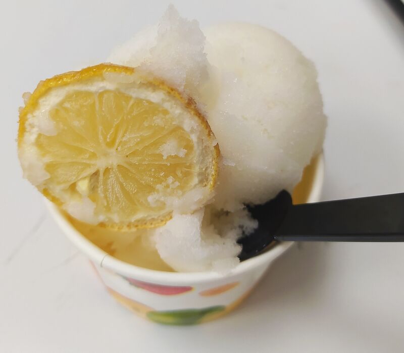 Helado 100% Artesano de sorbete de limón.