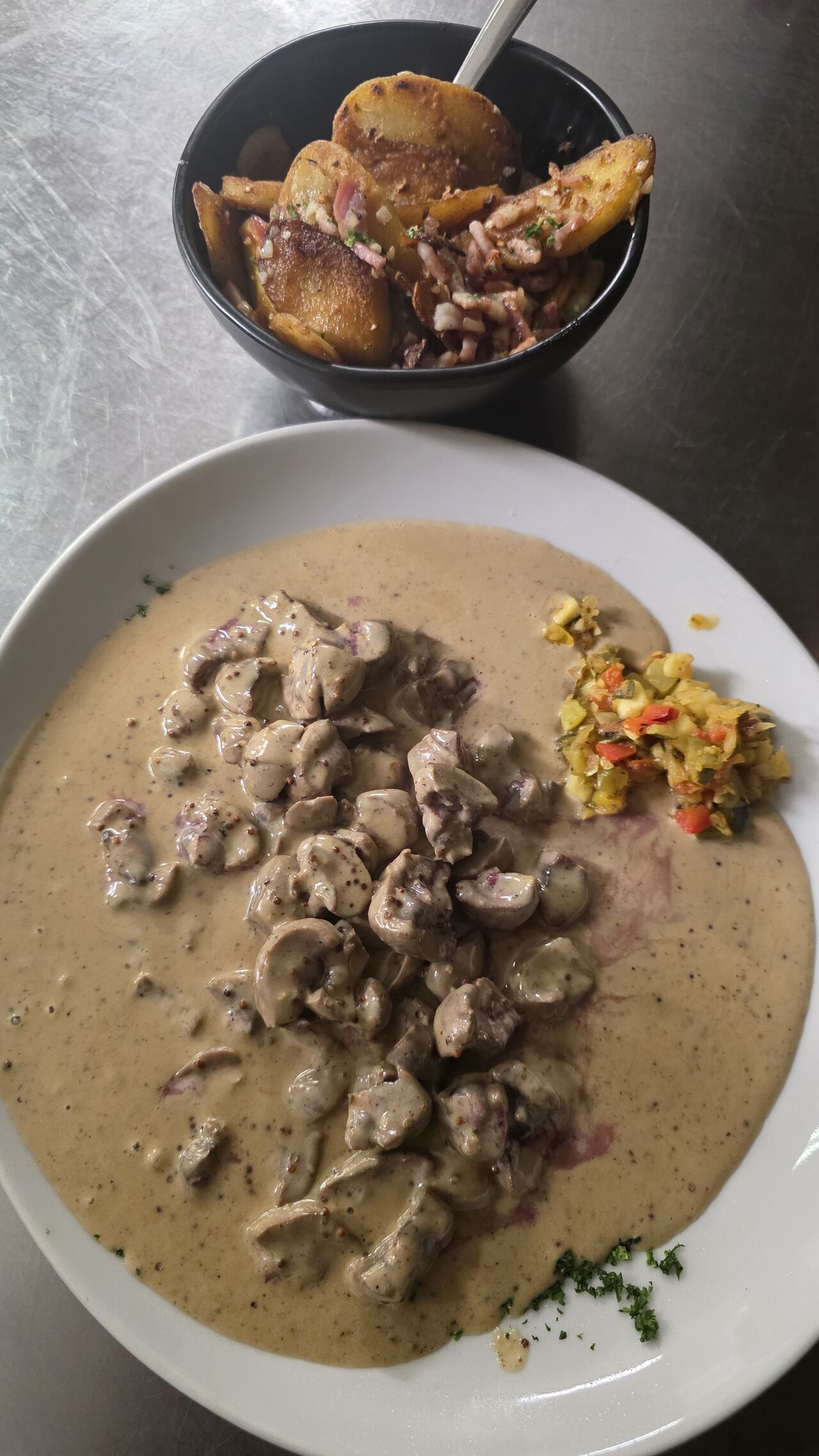 Rognons de Veau & Sauce Moutarde à l'Ancienne