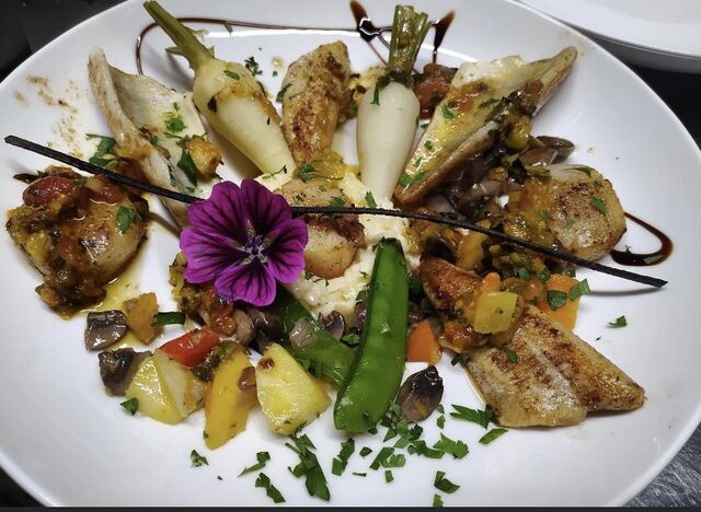 Duo de Saint Jacques et filets de Perche
Tomates et basilic BIO